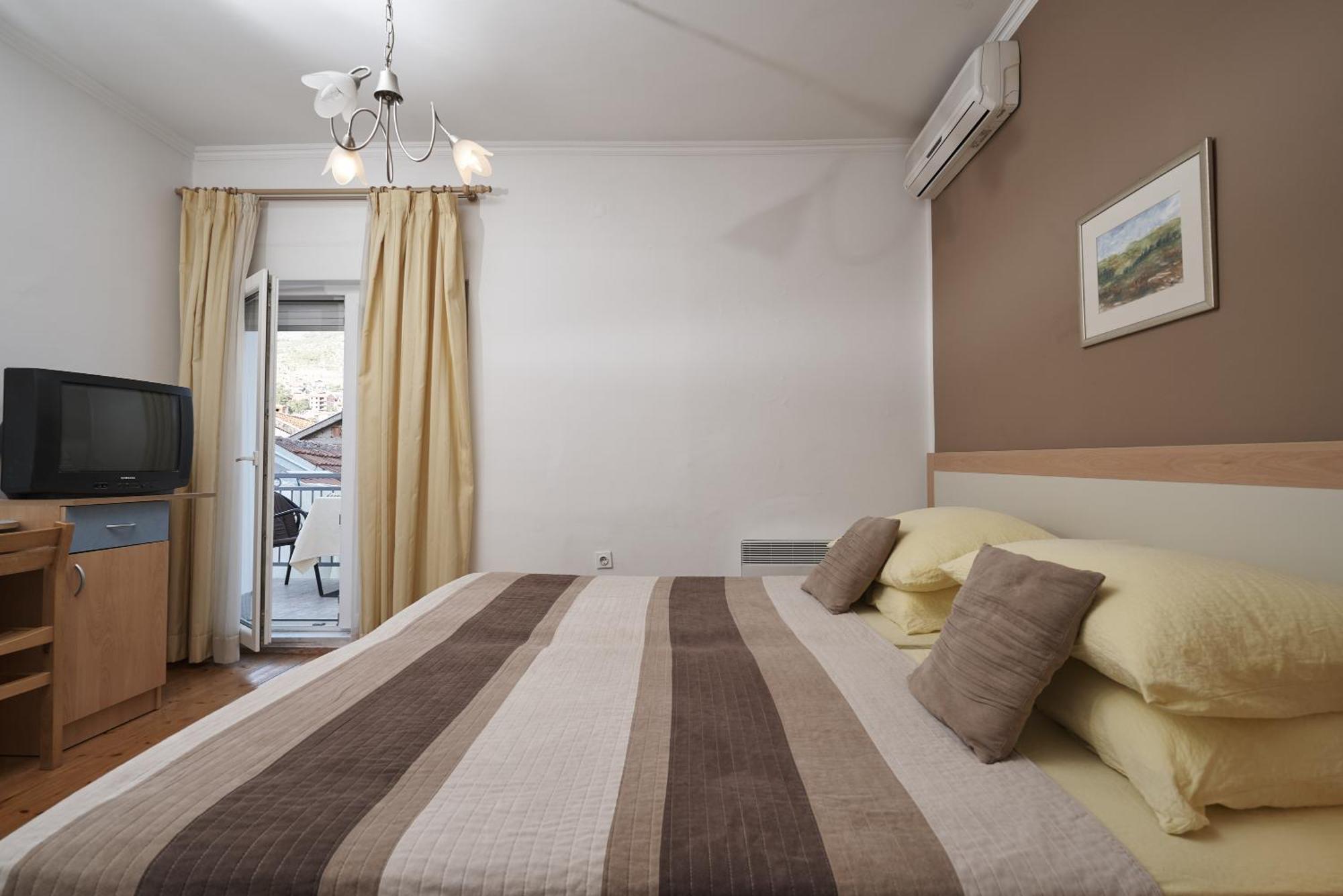 Pansion Rose Hotel Мостар Екстериор снимка