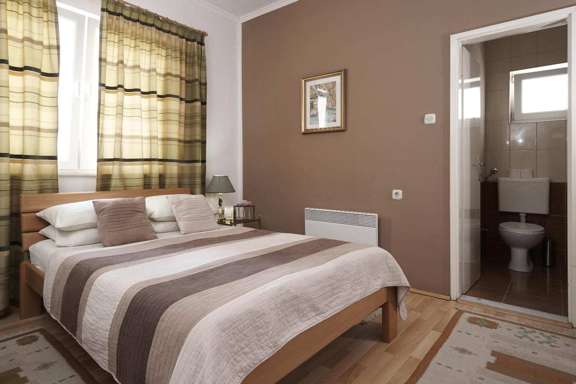 Pansion Rose Hotel Мостар Екстериор снимка