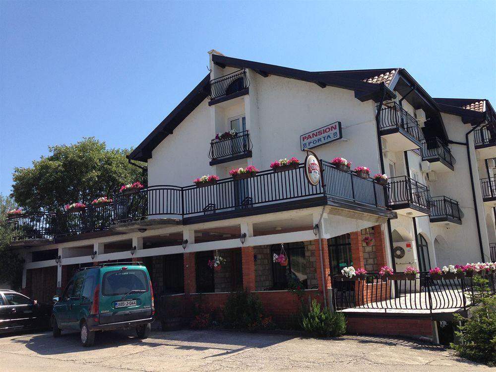 Pansion Rose Hotel Мостар Екстериор снимка