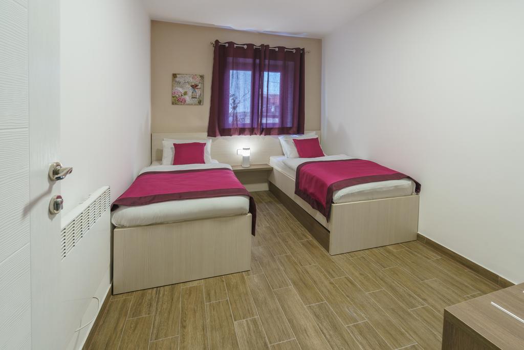 Pansion Rose Hotel Мостар Екстериор снимка