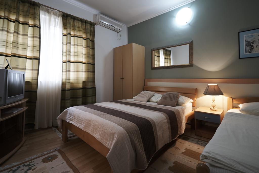 Pansion Rose Hotel Мостар Екстериор снимка